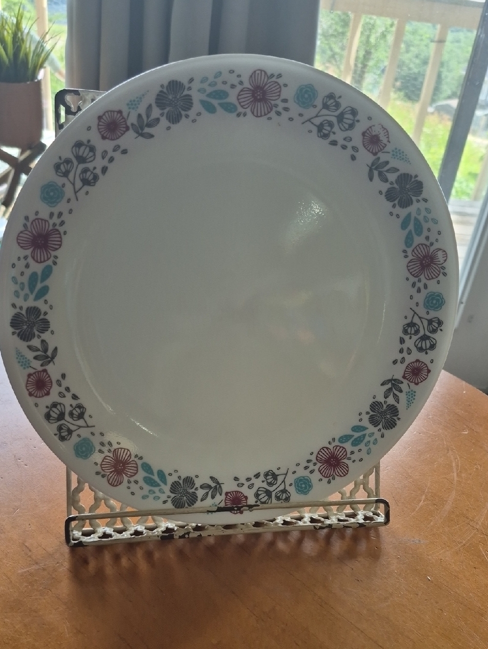Corelle Nordic Bloom White Dinner Plate with Floral Border. Set of 3